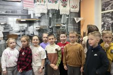 Кому дома не сидится, тот к Непоседам в гости стремится